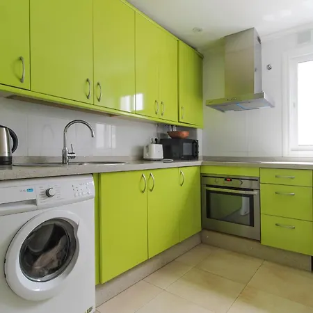 Awesome In With House Sea View شقة